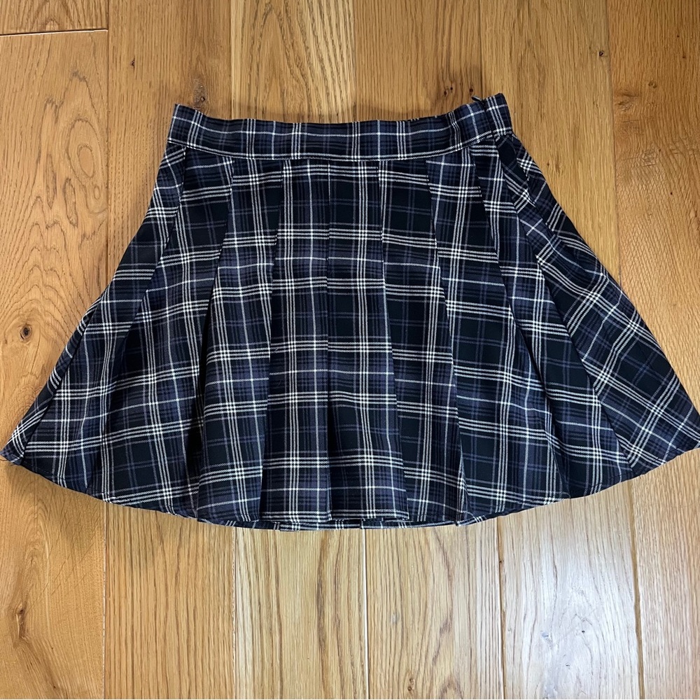 Garage Black and White Plaid Pleated Skater Skirt. Size Medium